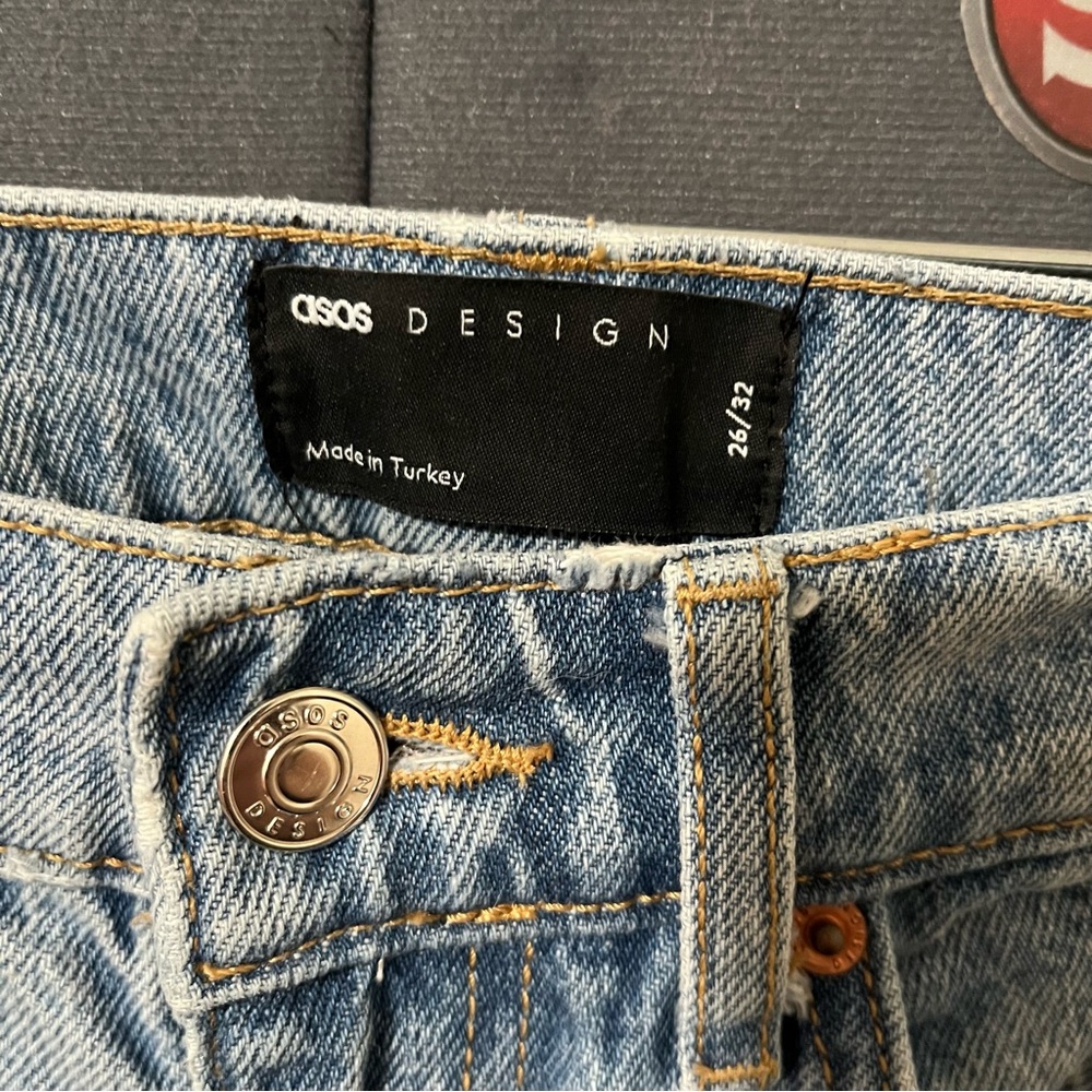 New ASOS High Rise Mom Jeans - Picture 3 of 3